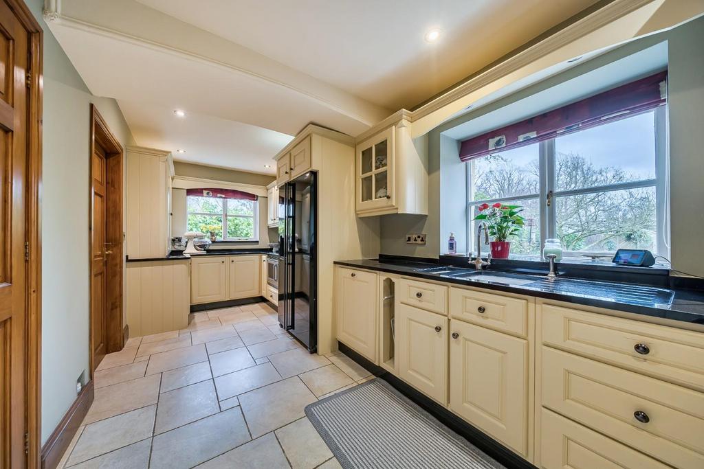 Kitchen 3.jpg