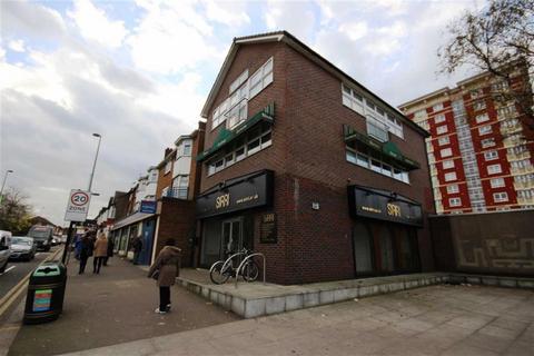 2 bedroom maisonette to rent, Wood Street, London