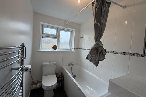 2 bedroom maisonette to rent, Wood Street, London