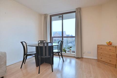 1 bedroom flat to rent, Leeward Court, Asher Way, London, E1W.