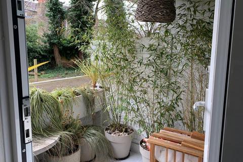 1 bedroom flat for sale, Connaught Lodge, Stroud Green