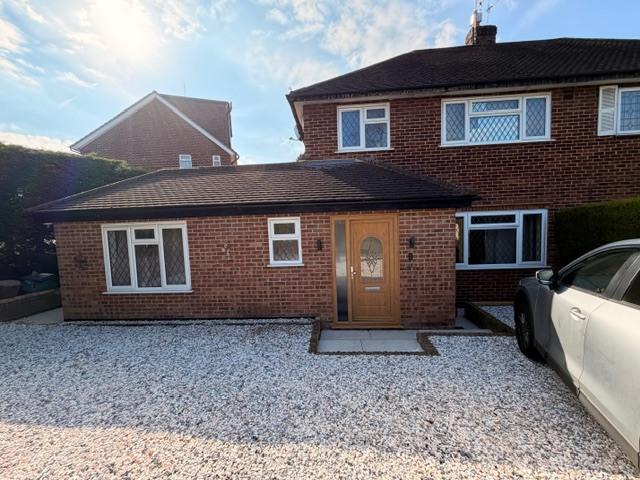 4 bed semi-detached house to rent Youens Road, Hi