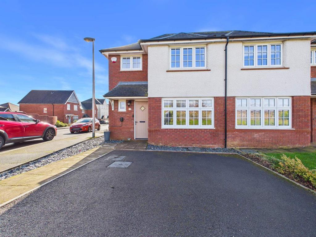 Entrance/Driveway