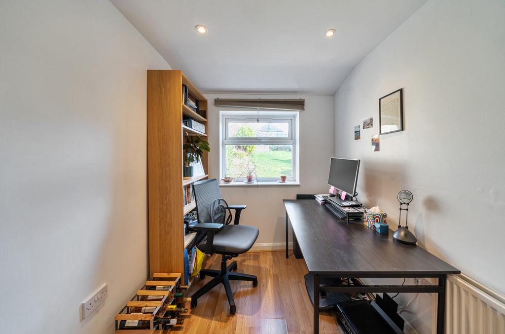 Office/Bedroom 4