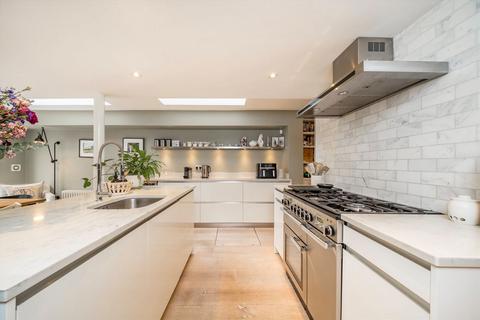 4 bedroom terraced house for sale, Prairie Street, London SW8