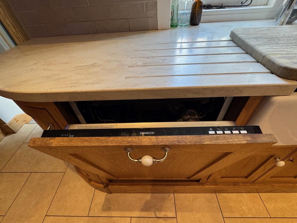 Integrated dishwasher