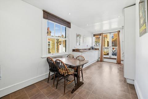 2 bedroom terraced house to rent, Ingelow Road, Battersea SW8