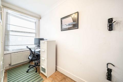 2 bedroom flat for sale, Birnam Road, London N4