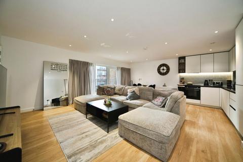 2 bedroom flat to rent, Beaufort Square, London, NW9