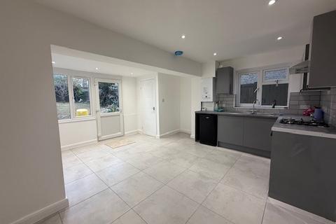 3 bedroom house to rent, Crestway, Chatham, ME5