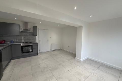 3 bedroom house to rent, Crestway, Chatham, ME5