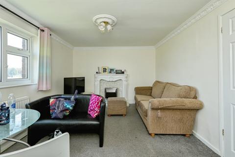 2 bedroom flat for sale, Treefield Close, Wingfield, Rotherham