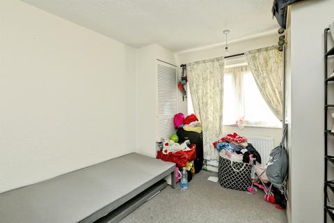 2 bedroom flat for sale, Treefield Close, Wingfield, Rotherham
