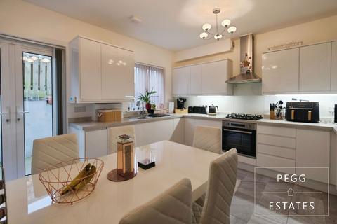 3 bedroom end of terrace house for sale, Parkside Place, Torquay
