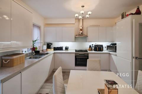 3 bedroom end of terrace house for sale, Parkside Place, Torquay
