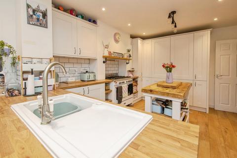 3 bedroom semi-detached house for sale, Main Road, Harwich