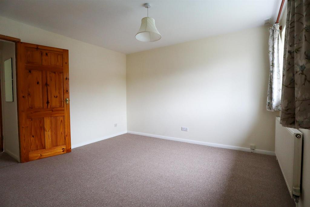 Bedroom 1.jpg