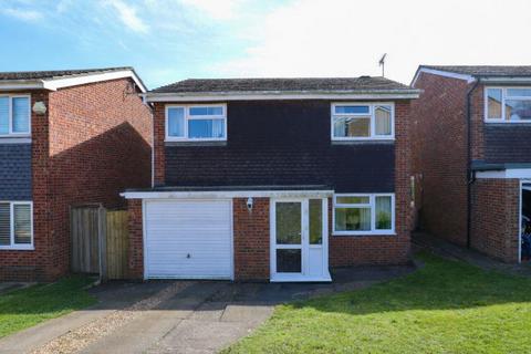 3 bedroom detached house for sale, Chiltern Close, Oakham LE15