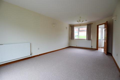 3 bedroom detached house for sale, Chiltern Close, Oakham LE15