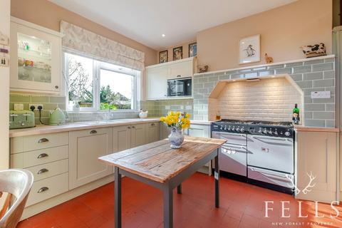 5 bedroom detached house for sale, Northfield Road, Ringwood BH24