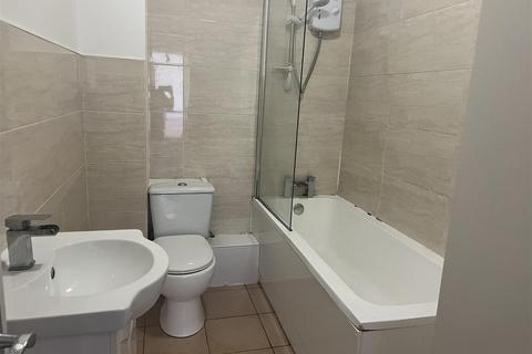 2 bedroom apartment to rent, Upper High Street, Wednesbury