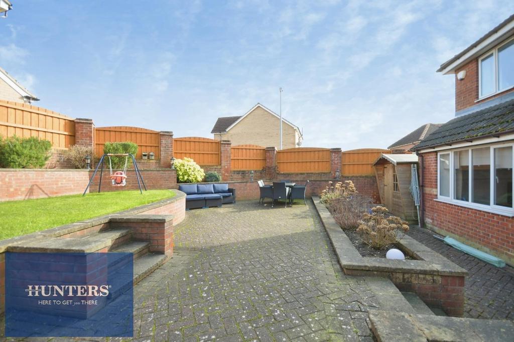 REAR GARDEN 02.jpg