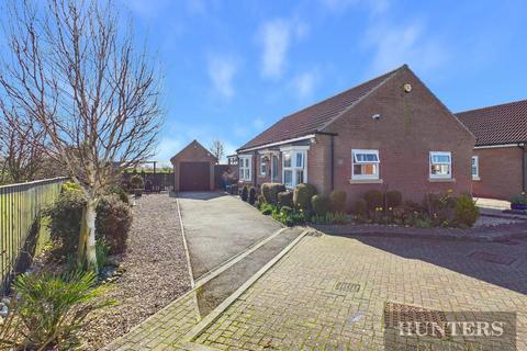 2 bedroom detached bungalow for sale, Fieldside Close, Cayton, Scarborough