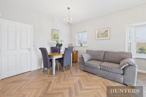 2 bedroom detached bungalow for sale, Fieldside Close, Cayton, Scarborough