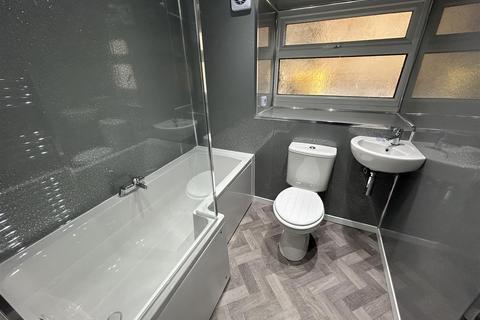 2 bedroom end of terrace house to rent, Heywood Lane, Austerlands, Oldham