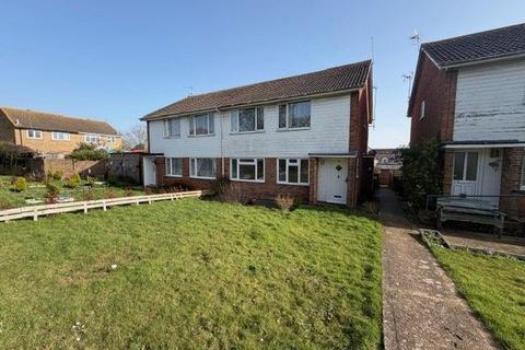 2 bedroom flat to rent, Shakespeare Walk, Eastbourne BN23