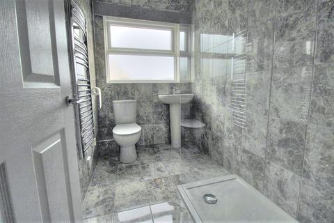 2 bedroom flat to rent, Shakespeare Walk, Eastbourne BN23