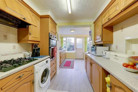 3 bedroom semi-detached house for sale, Cedar Avenue, Salvington, Worthing, West Sussex, BN13 2HU