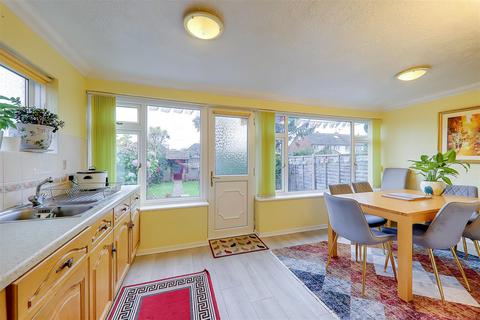 3 bedroom semi-detached house for sale, Cedar Avenue, Salvington, Worthing, West Sussex, BN13 2HU