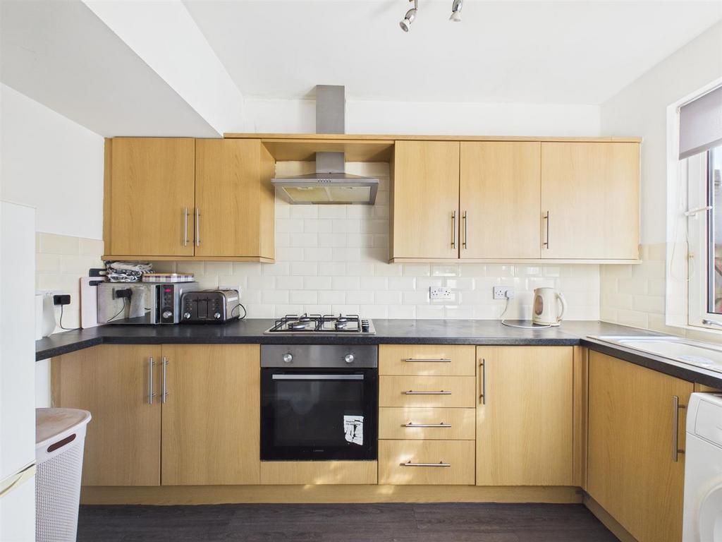 Kitchen: