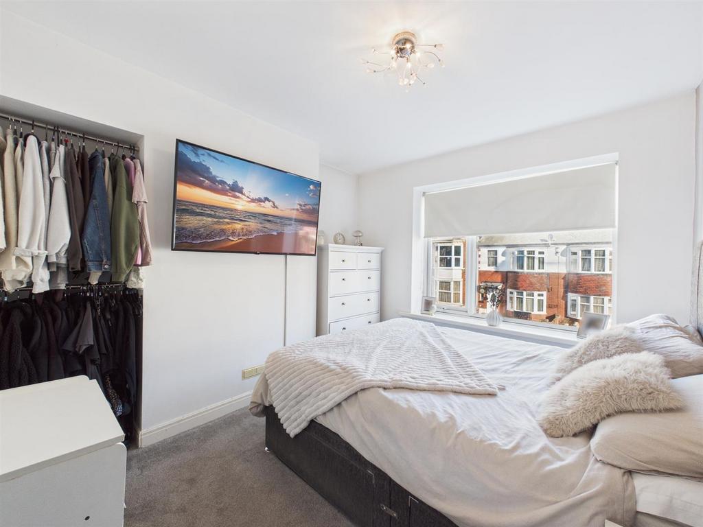 Bedroom: