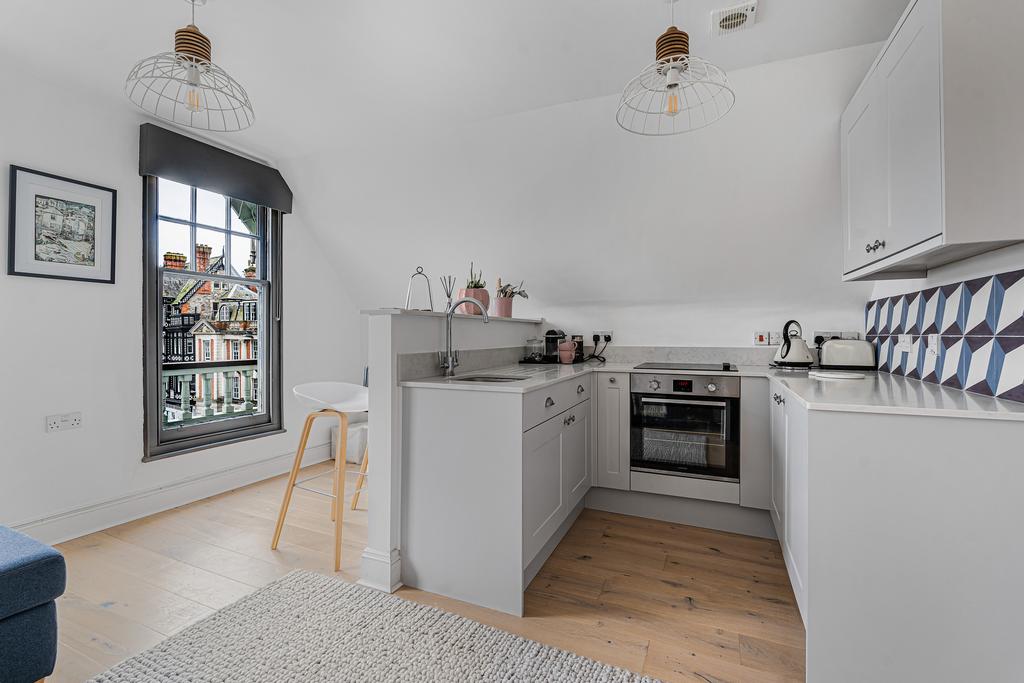 11 Kitchen.JPG
