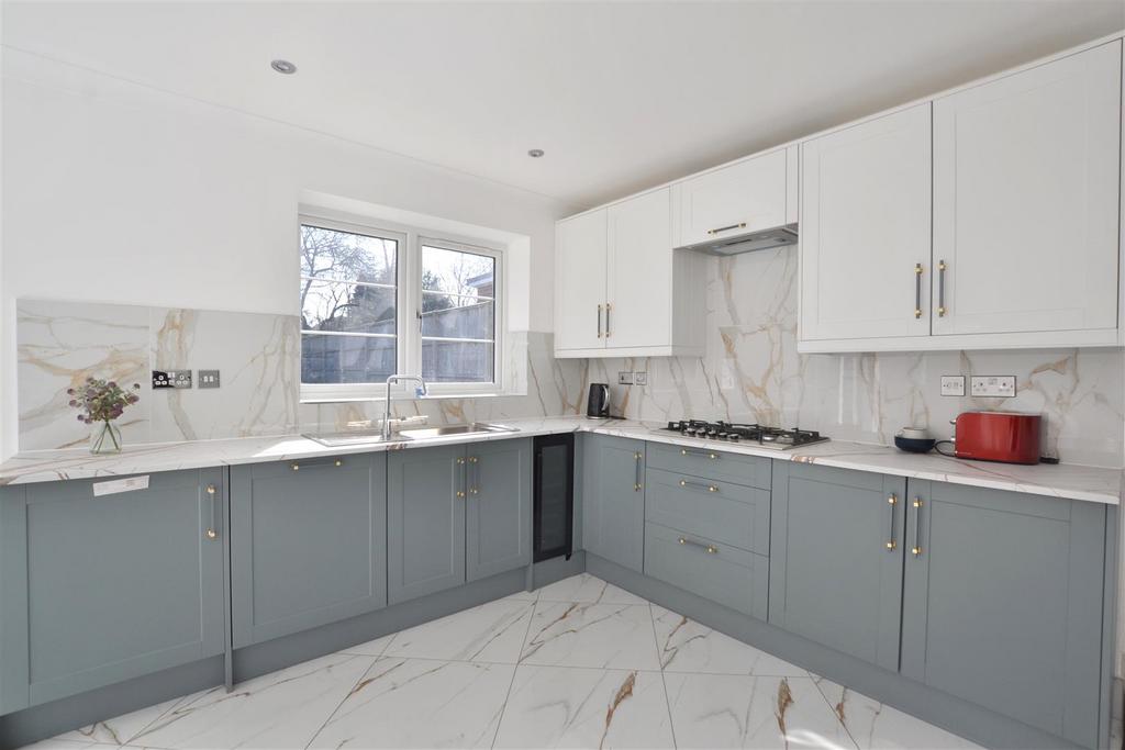 Kitchen 1.JPG