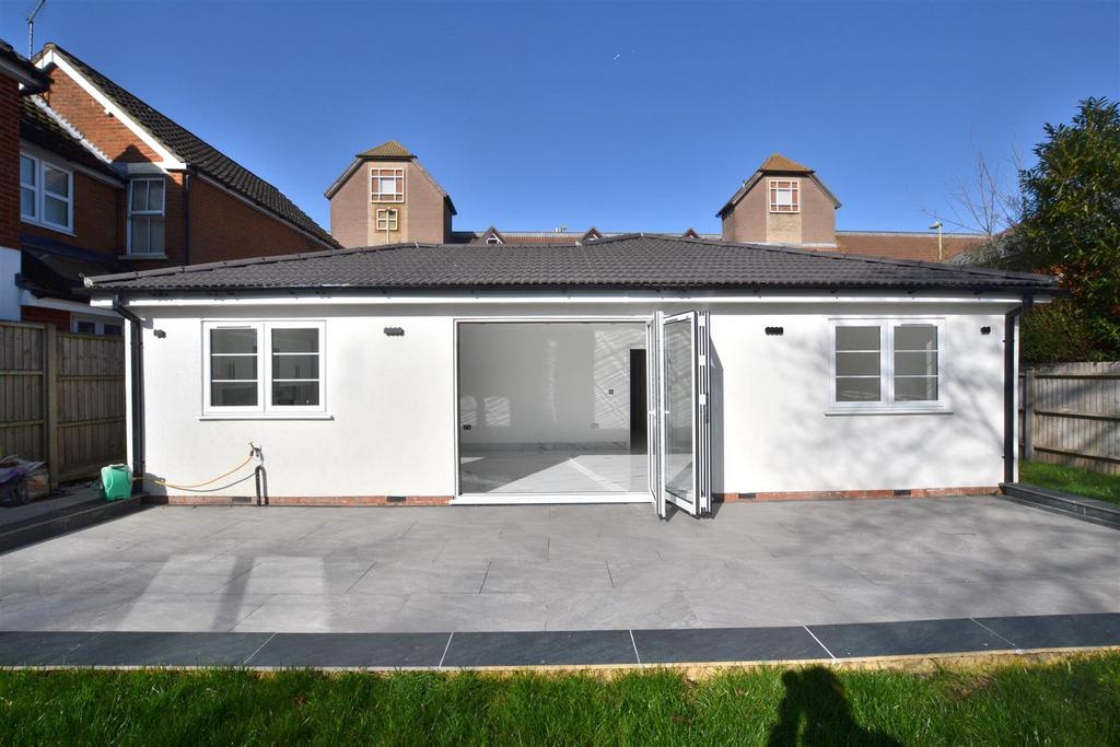 Patio 1.JPG