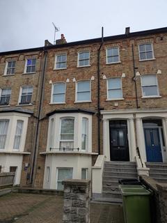 Studio to rent, Tollington Park, Finsbury Park, N4