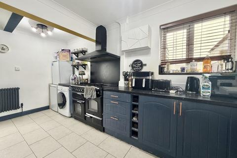 3 bedroom end of terrace house for sale, Poole BH12