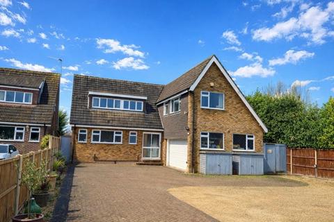 Hythe End Road, Wraysbury, Staines-upon-Thames, Berkshire, TW19