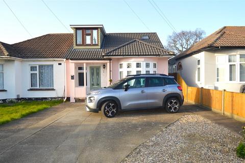 2 bedroom chalet for sale, Oxford Road, Rochford, Essex