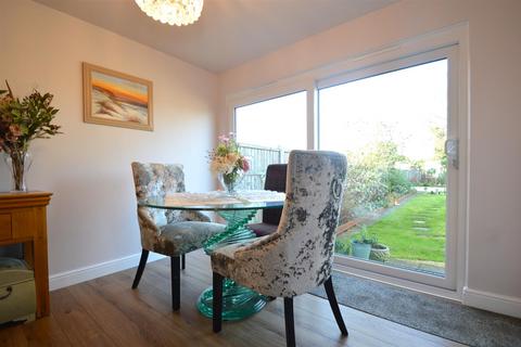 2 bedroom chalet for sale, Oxford Road, Rochford, Essex