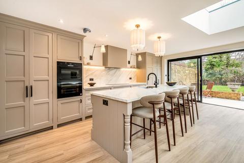 4 bedroom terraced house for sale, Purves Road, London NW10