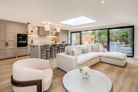 4 bedroom terraced house for sale, Purves Road, London NW10