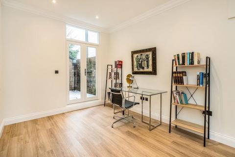 4 bedroom terraced house for sale, Purves Road, London NW10
