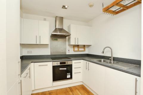 2 bedroom flat for sale, Well Hall Road, London, SE9