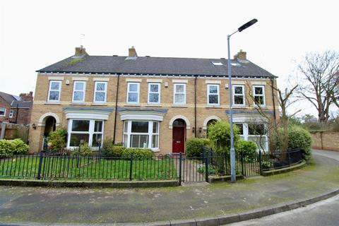 3 bedroom terraced house to rent, Sanderson Close, Hull