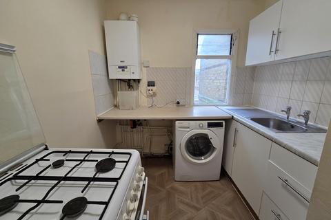 undefined, Grove Road, LUTON