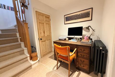 3 bedroom house to rent, St James Square, Monmouth, NP25